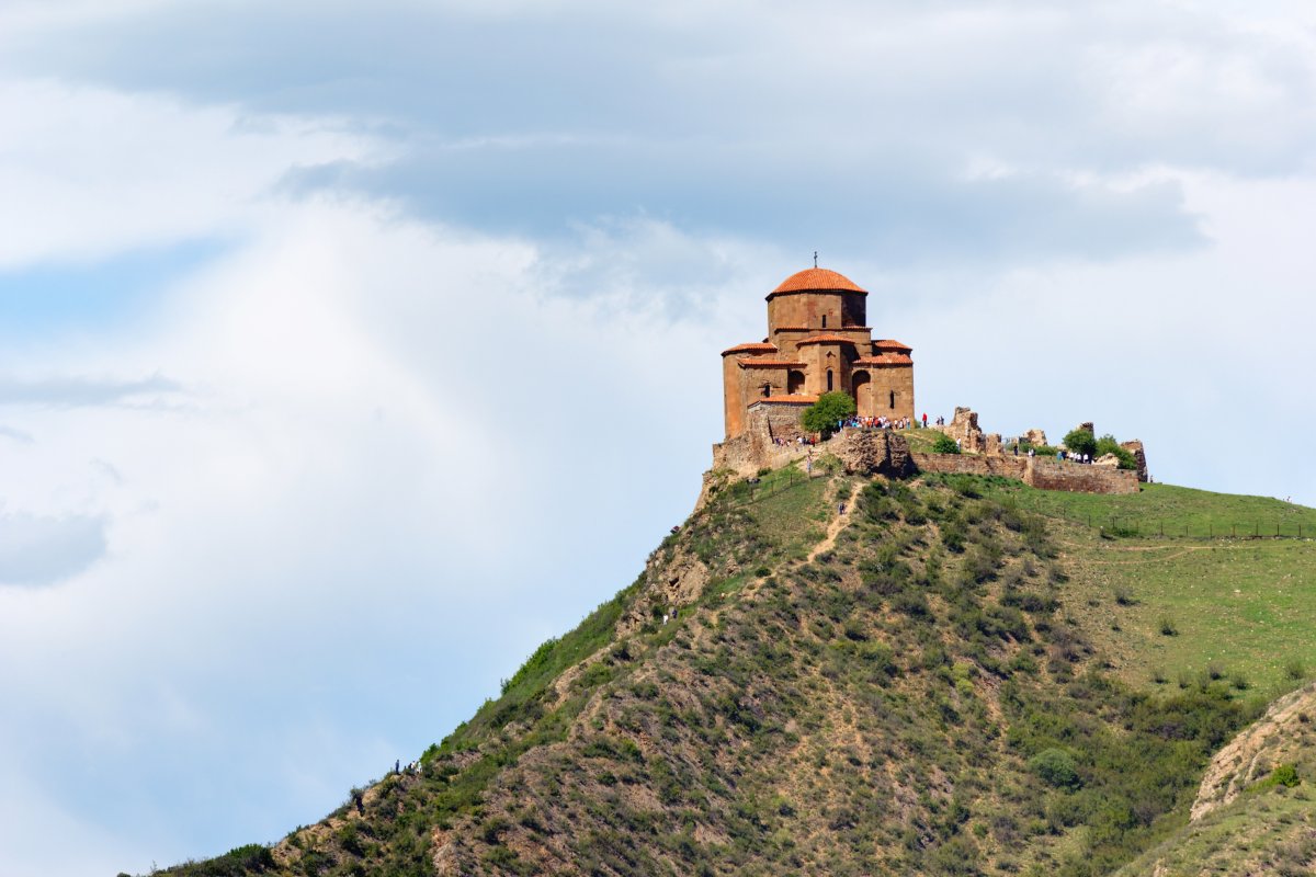 Monastero di Jvari a Mtskheta: tramonti sul tetto della Georgia - RPQM+C79 | Secret World Trip Planner