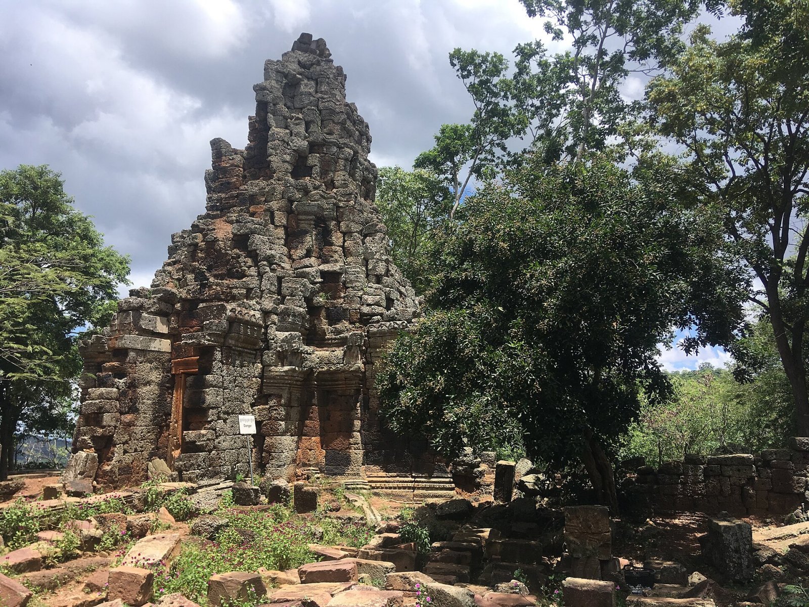Entdecken Sie Wat Banan: ein kultureller Schatz in Kambodscha - បាណន់ | Secret World Trip Planner