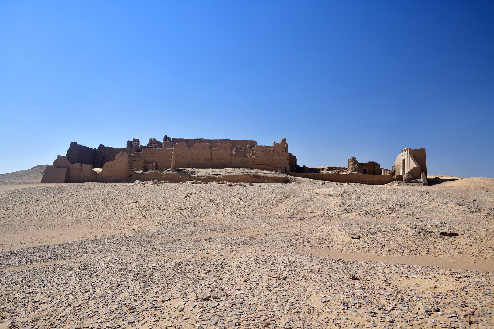Scopri Qasr Dusch: una fortezza storica in Egitto