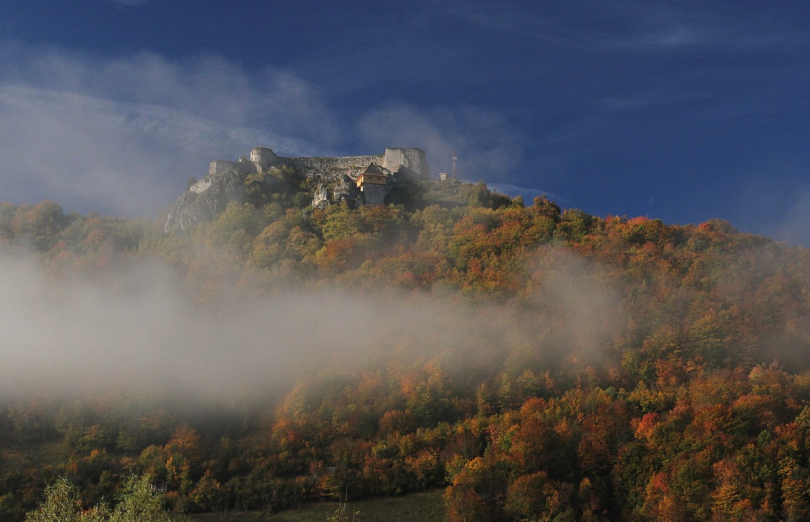 Ostrovica: Ein Naturparadies im Herzen Montenegros — Bijeli Potok