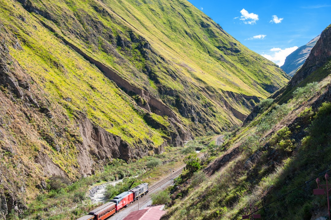Entdecken Sie die natürliche Schönheit von Escalera, Ecuador - Daligshi | Secret World Trip Planner