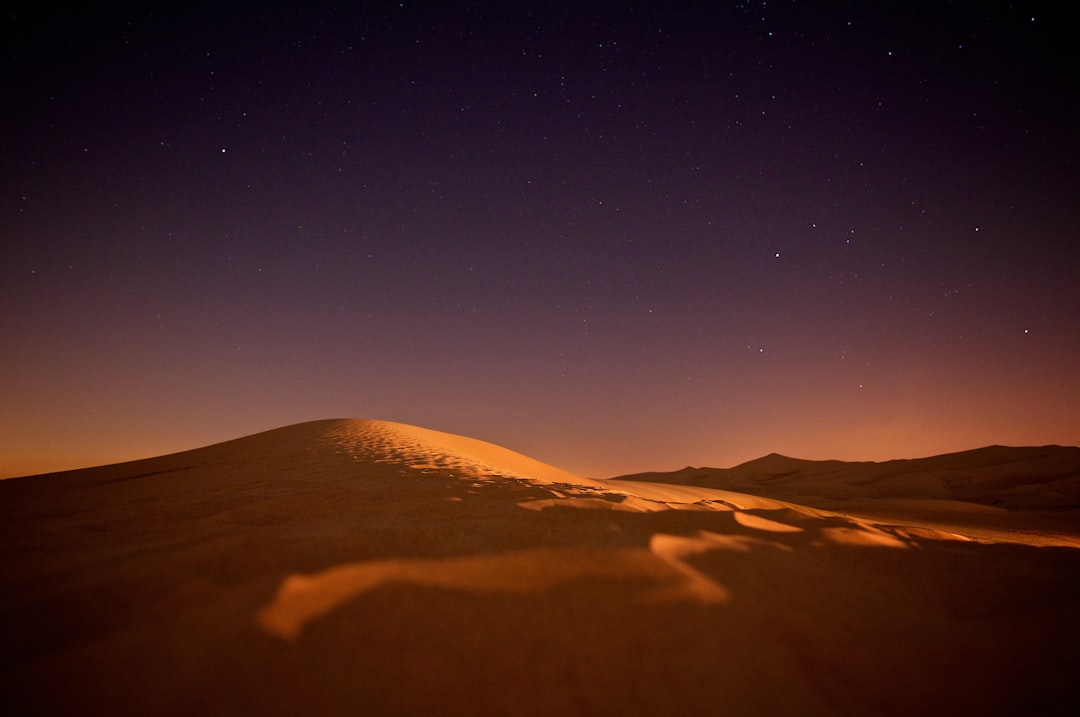 Ash Sharqiyah Sands: Der orangefarbene Wüstenzauber Omans — Mandinat Al Sultan Qaboos Bidiyah OM Bidiyah OM