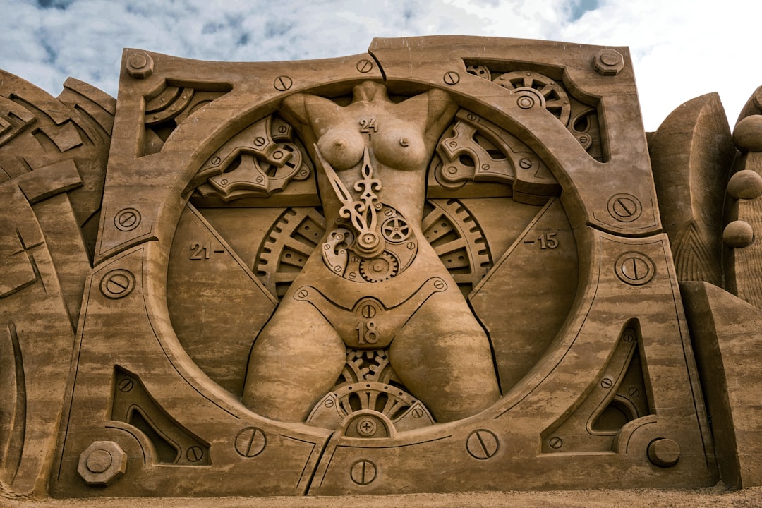 Skulptur entdecken: Eine Reise in die jiddische Kunst in Dänemark - Tøndervej 102 | Secret World Trip Planner
