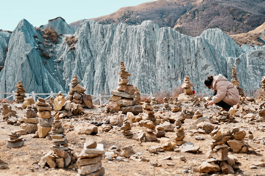 Symphonie der Steine: Die Basalt-Schlucht von Garni - 4P8R+9H6 | Secret World Trip Planner
