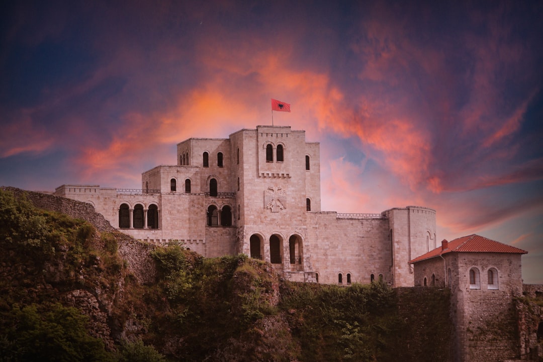 Erkunde die Burg von Drisht: Geschichte und Charme in Albanien — Shkodër