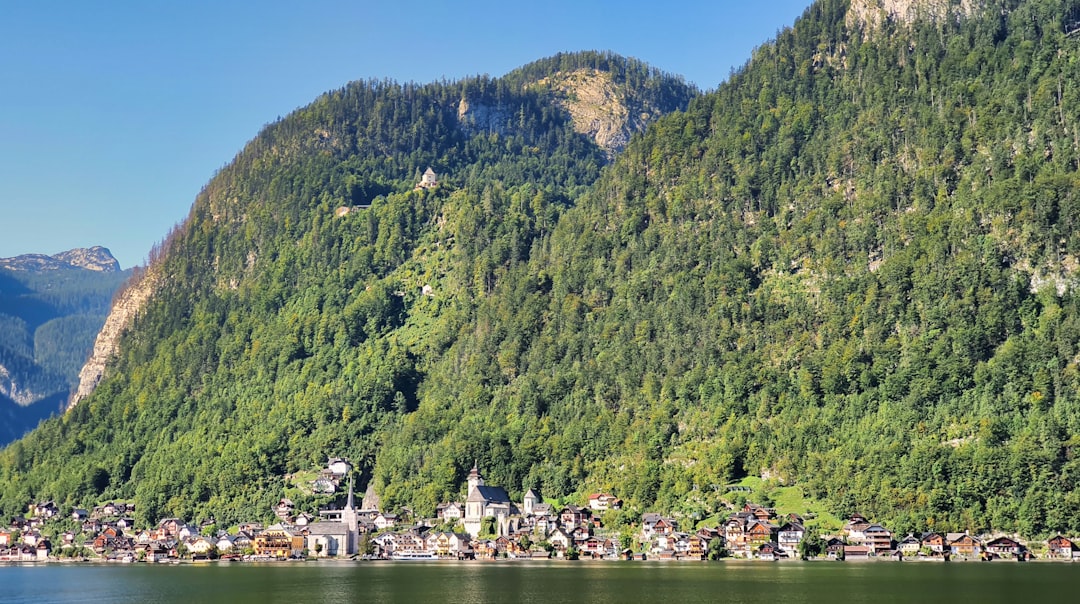 Hallstatt von oben: Der Skywalk über den Alpensee - Gosaumühlstraße 67 | Secret World Trip Planner