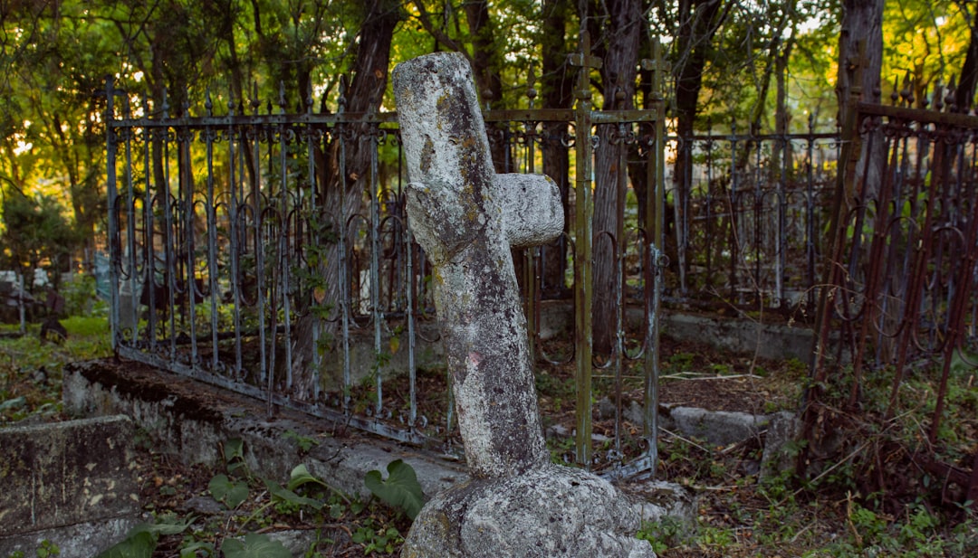 Noraduz: il cimitero dei khachkar sul lago Sevan - 95FJ+RFR | Secret World Trip Planner