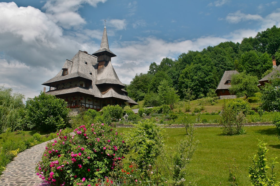 Kloster Bârsana: Holz und Glauben im Maramureș - DJ186 276 | Secret World Trip Planner