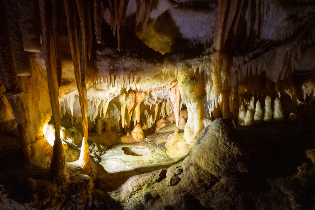 Grotte di Castellana: un viaggio 70 metri sotto la Puglia — Piazza Franco Anelli