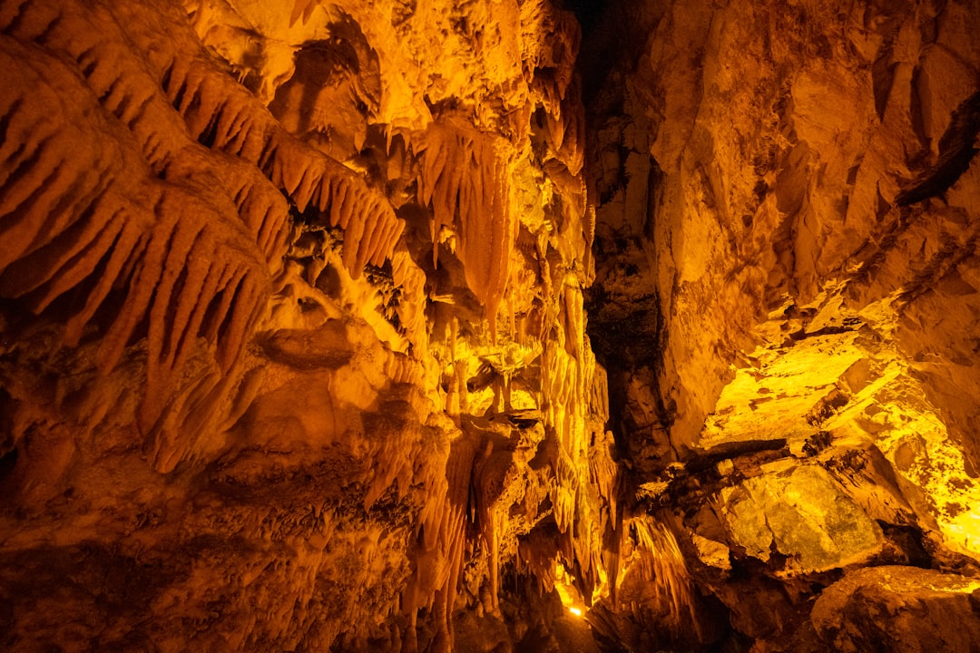 Grotte di Castellana: Entdecken Sie 70 Meter unter Puglia - Piazza Franco Anelli | Secret World Trip Planner