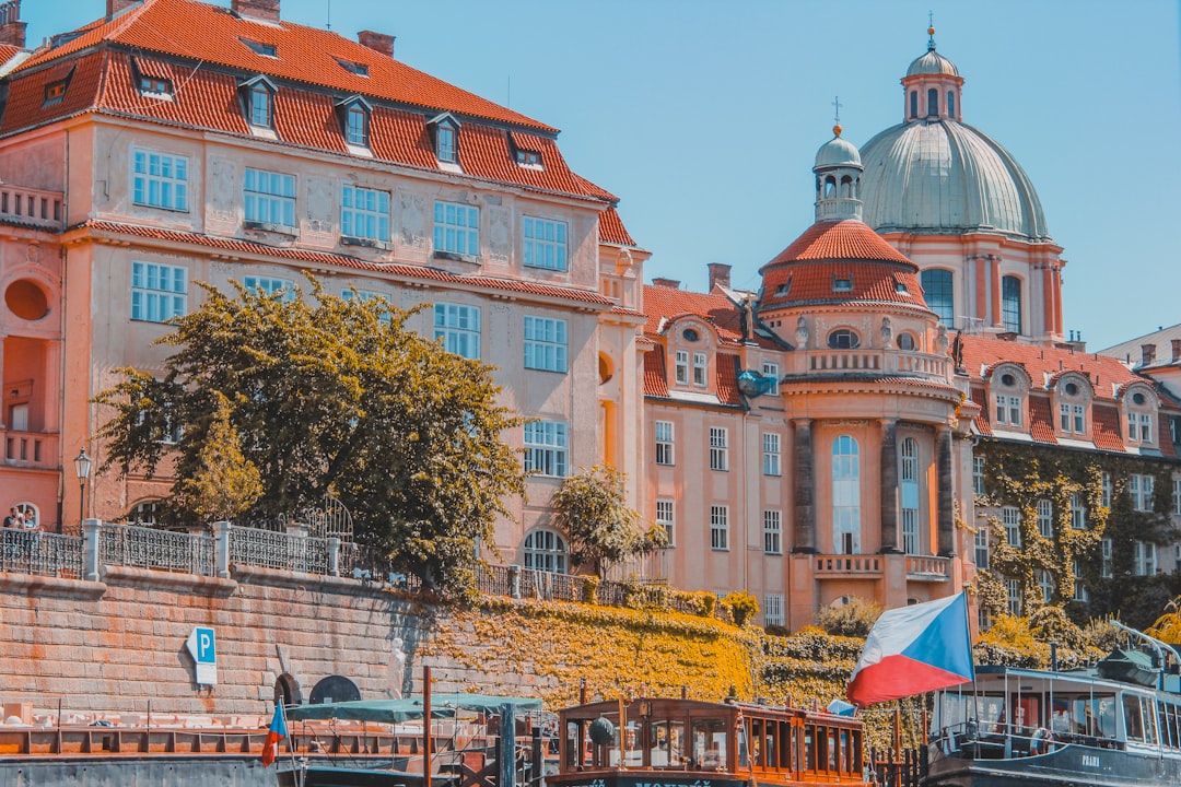 So planen Sie Ihre AI-Reise nach Prag: 2026 Leitfaden - Praga | Secret World Trip Planner