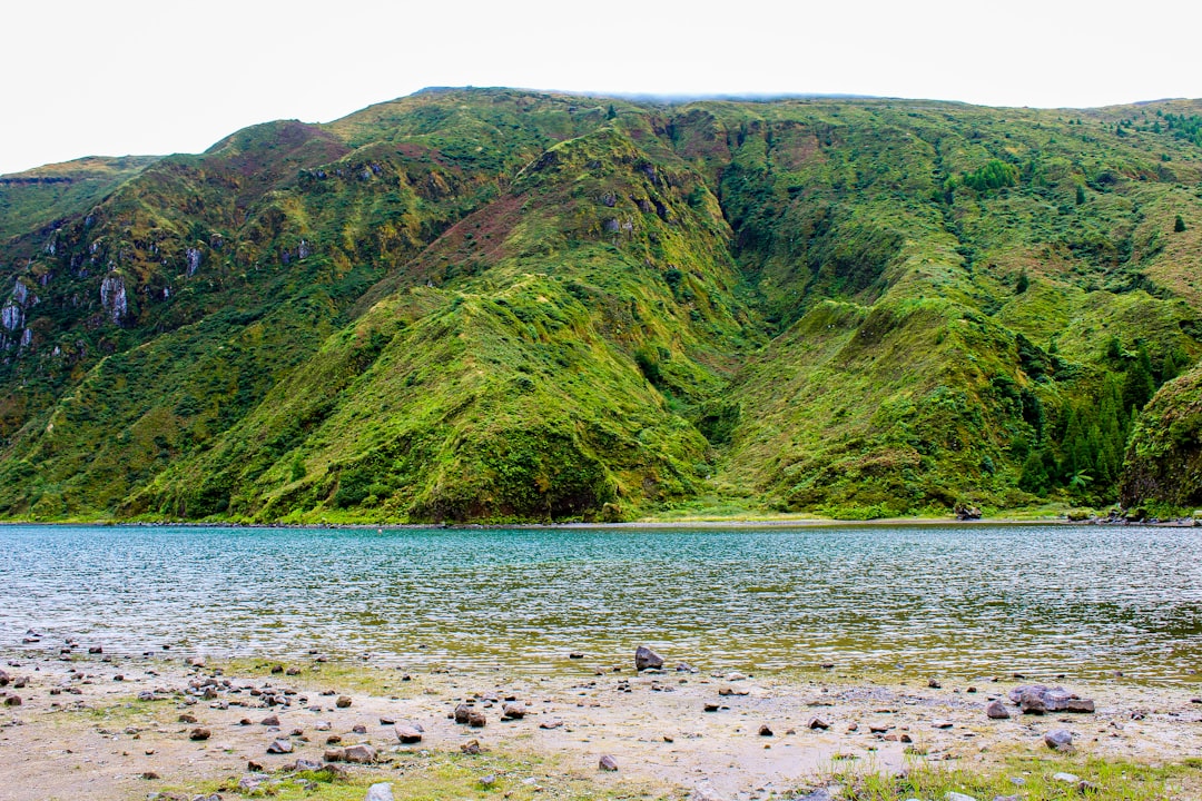 Caldeira Velha: terme vulcaniche tra le felci di São Miguel - Estrada Regional da Lagoa do Fogo | Secret World Trip Planner