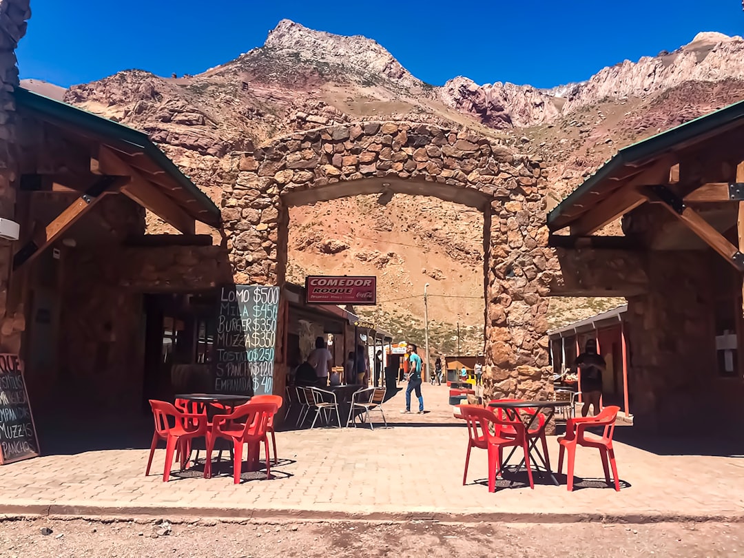 Mendoza Weinlager: Malbec am Fuße der Anden - Primitivo de la Reta 992 | Secret World Trip Planner