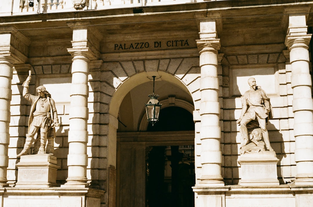 Palazzo del Gran Maestro a Valletta: guida all'architettura - Misrah San Gorg | Secret World Trip Planner