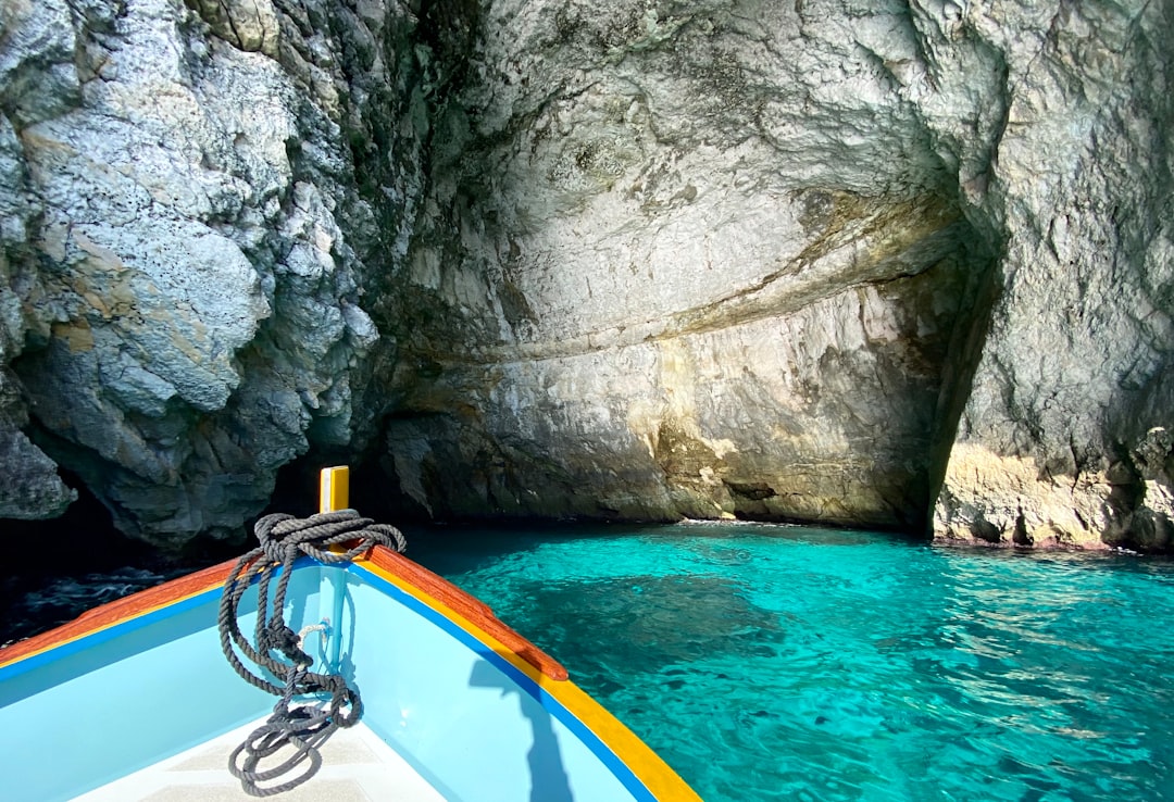 Blue Grotto di Malta: le grotte marine di Wied iż-Żurrieq - Crendi | Secret World Trip Planner