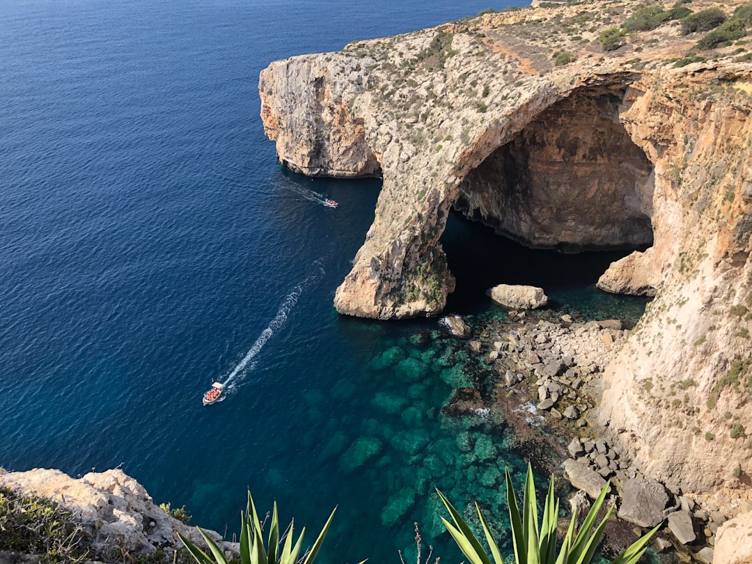 Blaue Grotte Malta: Die marinen Höhlen von Wied iż-Żurrieq — Crendi