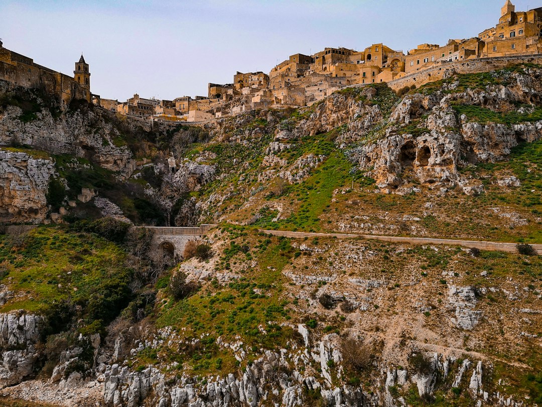 Matera: dormire e camminare nelle grotte dei Sassi - 75100 Matera MT | Secret World Trip Planner