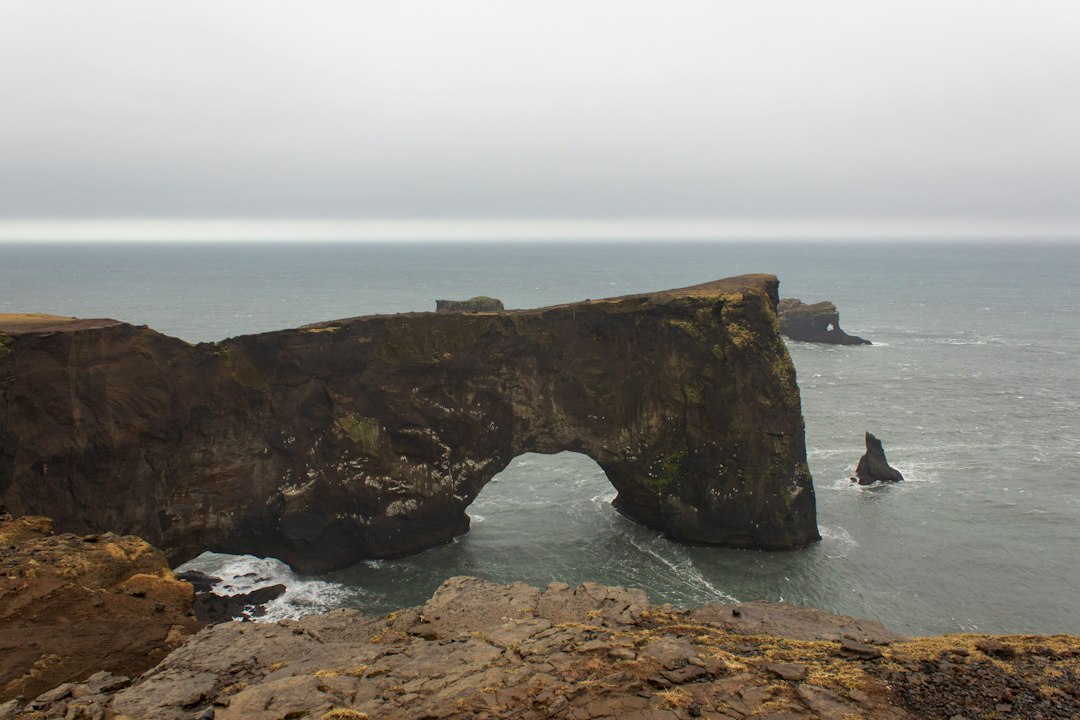 Drangarnir: gli archi di roccia delle Faroe al tramonto - 3HGP+69 | Secret World Trip Planner