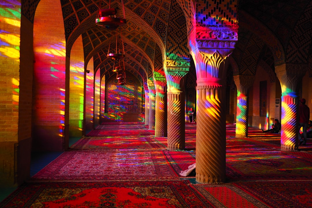 Shiraz, Iran: Die Heimat der Syrah-Traube - Saadi St | Secret World Trip Planner
