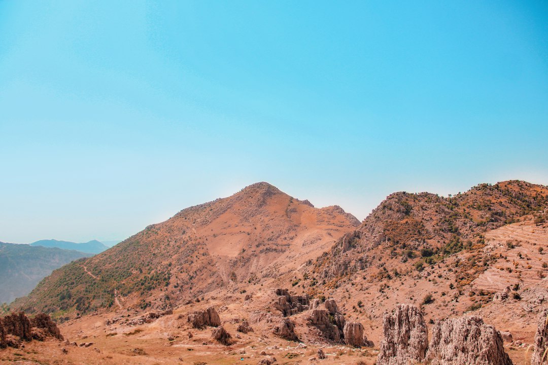 Wanderwege zwischen den Jahrhunderte alten Zedern von Tannourine — Tannourine El Faouqa