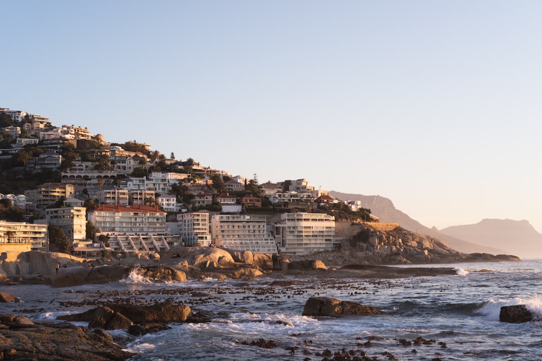 Slangkop Leuchtturm: Der Gusseisen-Riese am Atlantik - Cape Town | Secret World Trip Planner