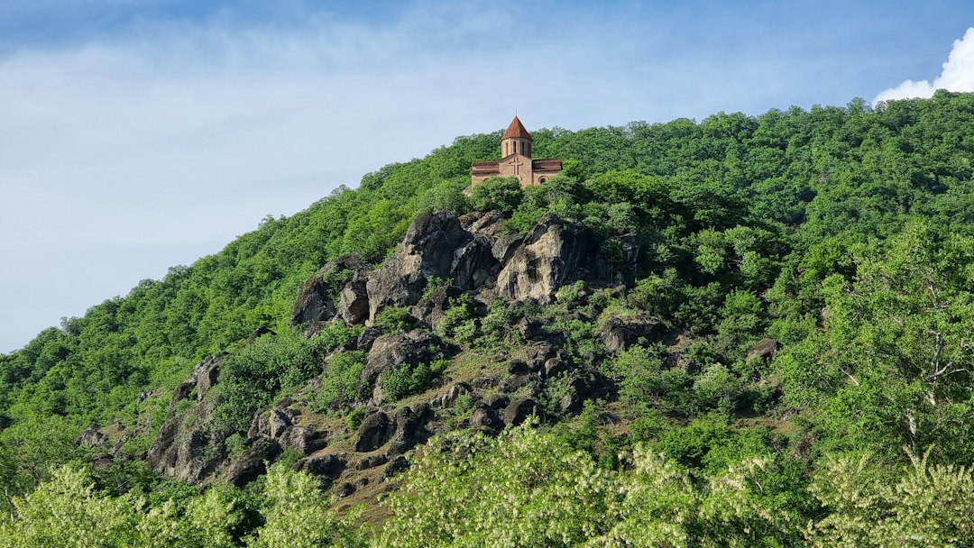 Narikala bei Sonnenuntergang: Festung über Tiflis - 20 Orpiri Dead End | Secret World Trip Planner