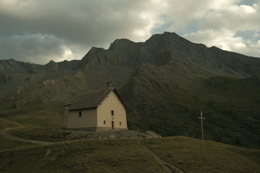 Holzkirche von Ieud Deal: UNESCO-Juwel des Maramureș — Ieud