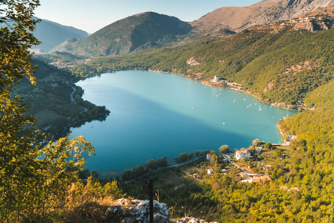 Der Scanno-See: Das glacial Herz von Abruzzen - 67038 Scanno AQ | Secret World Trip Planner