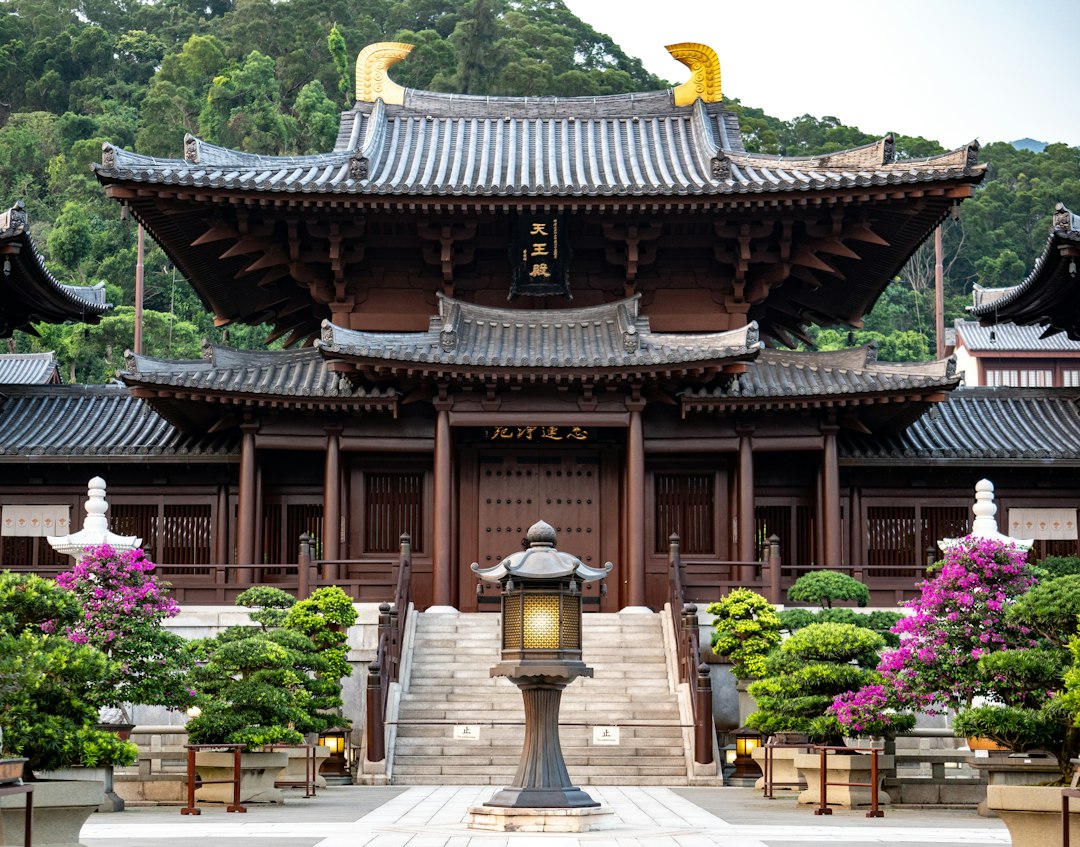 Discover the Man Mo Temple in Hong Kong — Sheung Wan