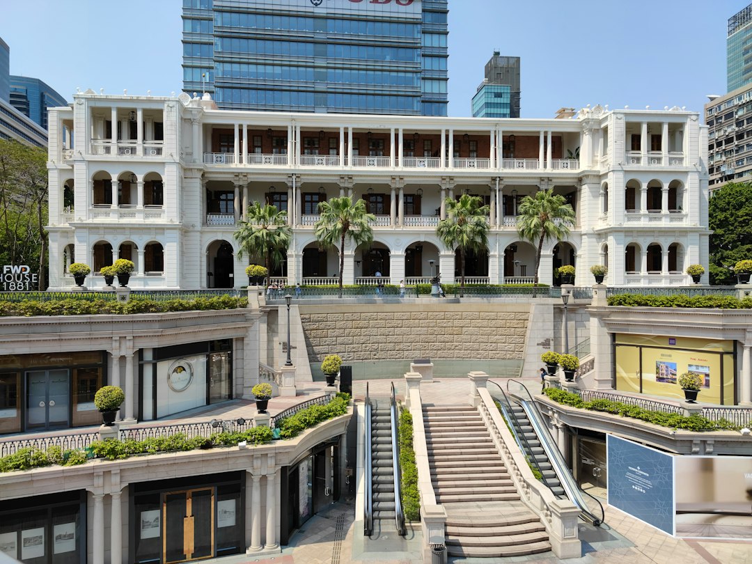 Entdecke den Zauber des Hong Kong Palace Museums - Tsim Sha Tsui | Secret World Trip Planner