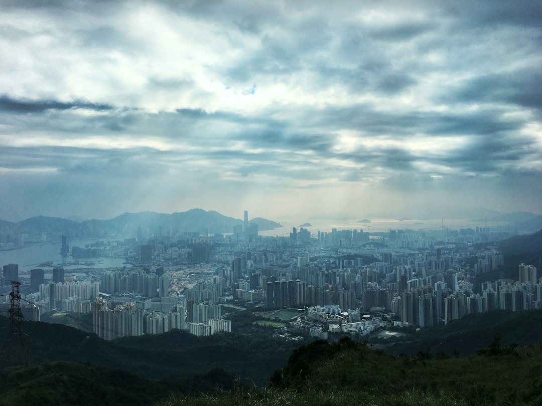 Entdecke die Geschichte des Kowloon Walled City Parks — Kowloon City
