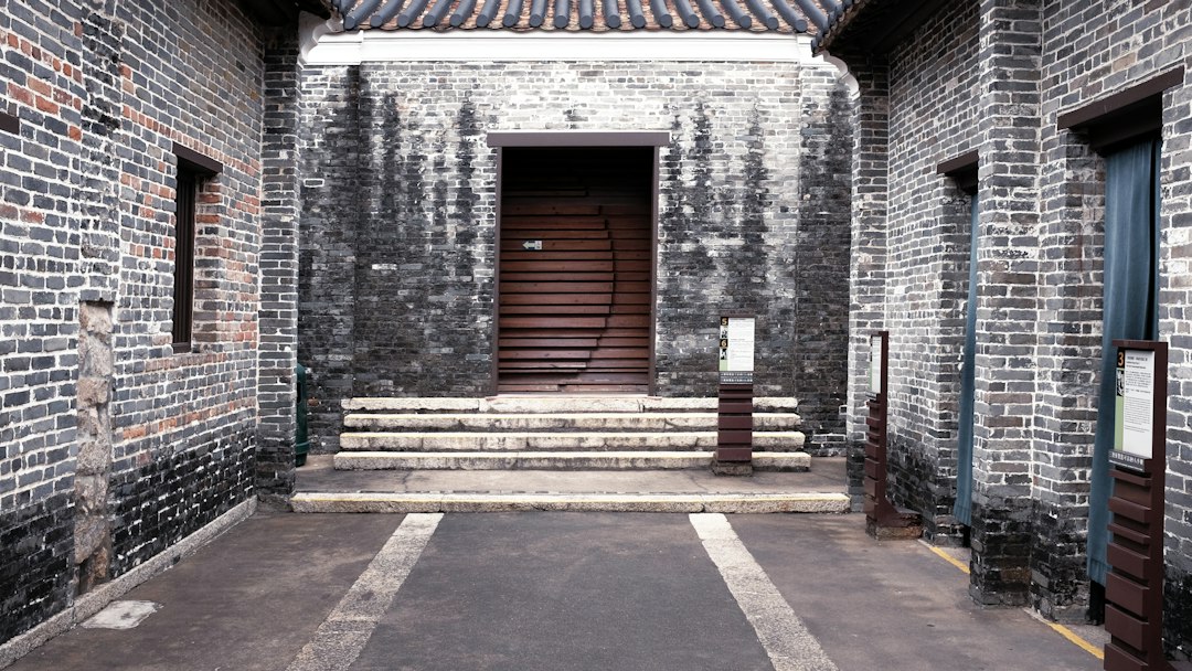 Entdecke die Geschichte des Kowloon Walled City Parks - Kowloon City | Secret World Trip Planner