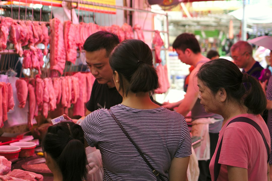 Entdecke den Ladies' Market in Hongkong - Mong Kok | Secret World Trip Planner