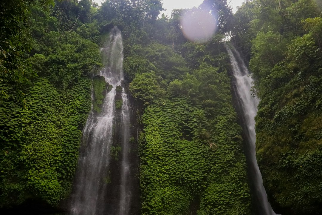 Sekumpul: Fünf Wasserfälle bis zu 80 Meter in Bali - Kota Singaraja | Secret World Trip Planner