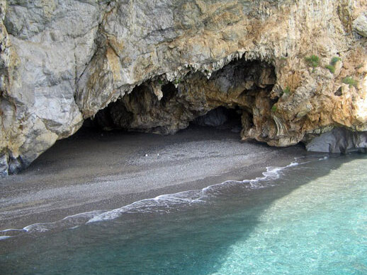 Palinuro: helli af beinum - Palinuro | Secret World Trip Planner
