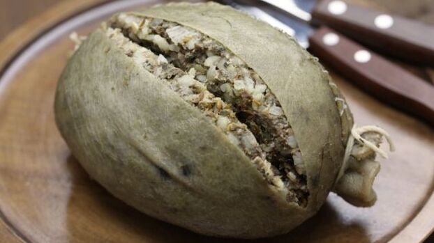 Haggis is a traditional Scottish sausage — Edimburgo
