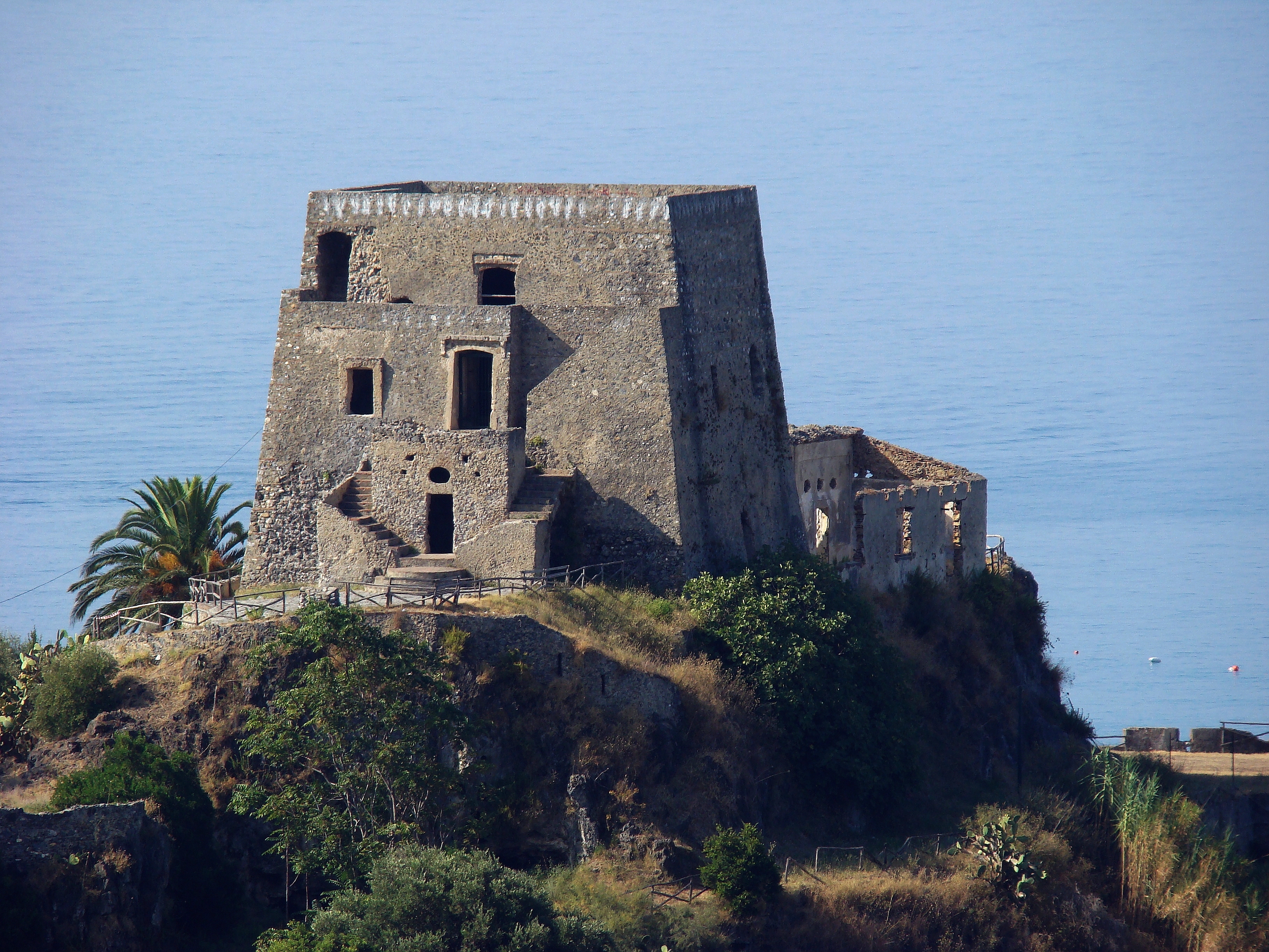 Talao-Turm - Scalea | Secret World Trip Planner