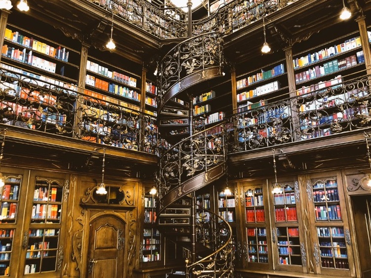 Juristische Bibliothek: najmodernije čuvane tajne Münchena - München | Secret World Trip Planner