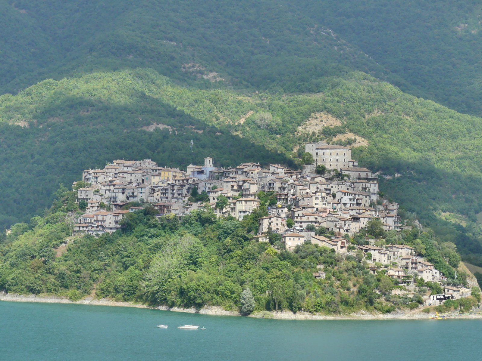 तोरा महल - Castel di Tora | Secret World Trip Planner