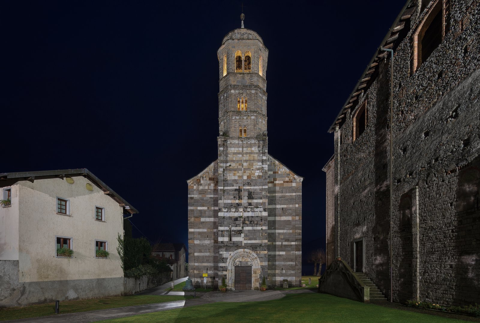 Gravedona and the Church of Santa Maria del Tiglio - Gravedona | Secret World Trip Planner