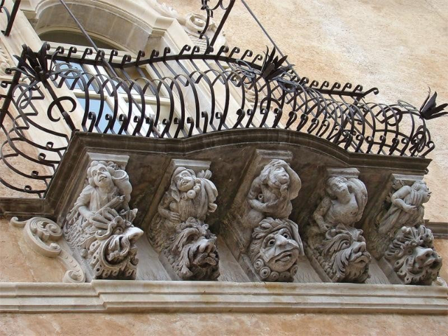 Palast Cosentini - Ragusa | Secret World Trip Planner
