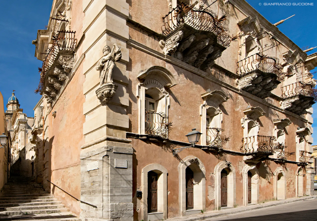 Palast Cosentini - Ragusa | Secret World Trip Planner