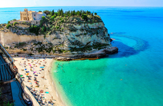 Plage de la Rotonde - Tropea | Secret World Trip Planner