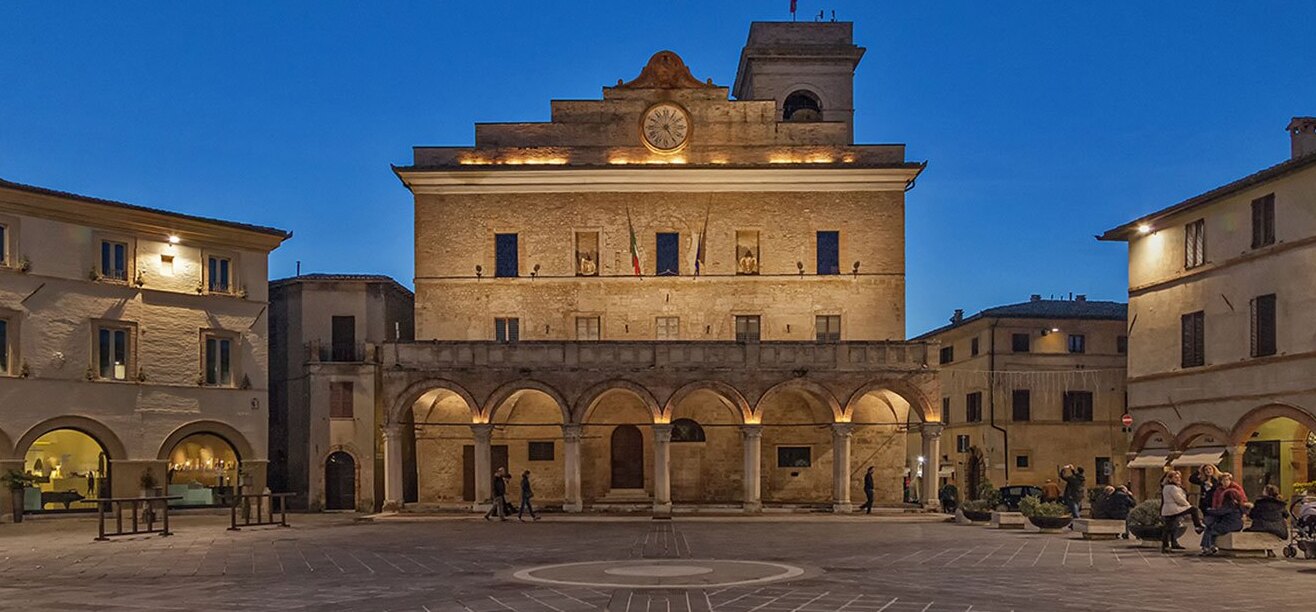 Primăria din Montefalco - Montefalco | Secret World Trip Planner