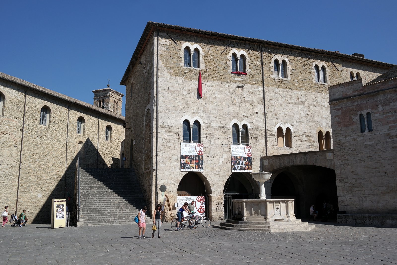 Palazzo dei Consoli bat Bevagna - Bevagna | Secret World Trip Planner