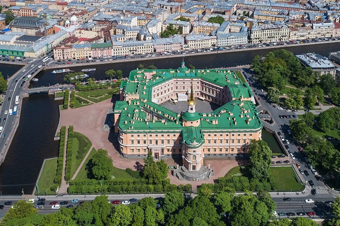 Sankt Petersburg: The Michajlovsky Castle - Sankt-Peterburg | Secret World Trip Planner