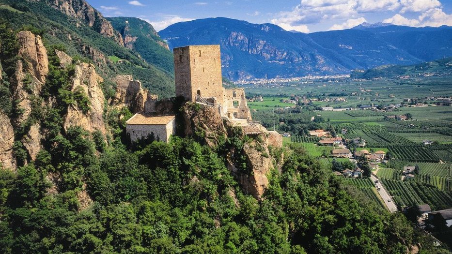 Castel Neuhaus - Terlano | Secret World Trip Planner