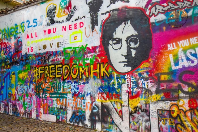 John Lennon's Wall — Malá Strana