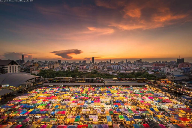 Train Night Market Ratchada — Khet Prawet