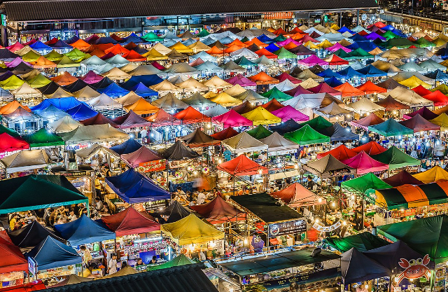 Train Night Market Ratchada - Khet Prawet | Secret World Trip Planner